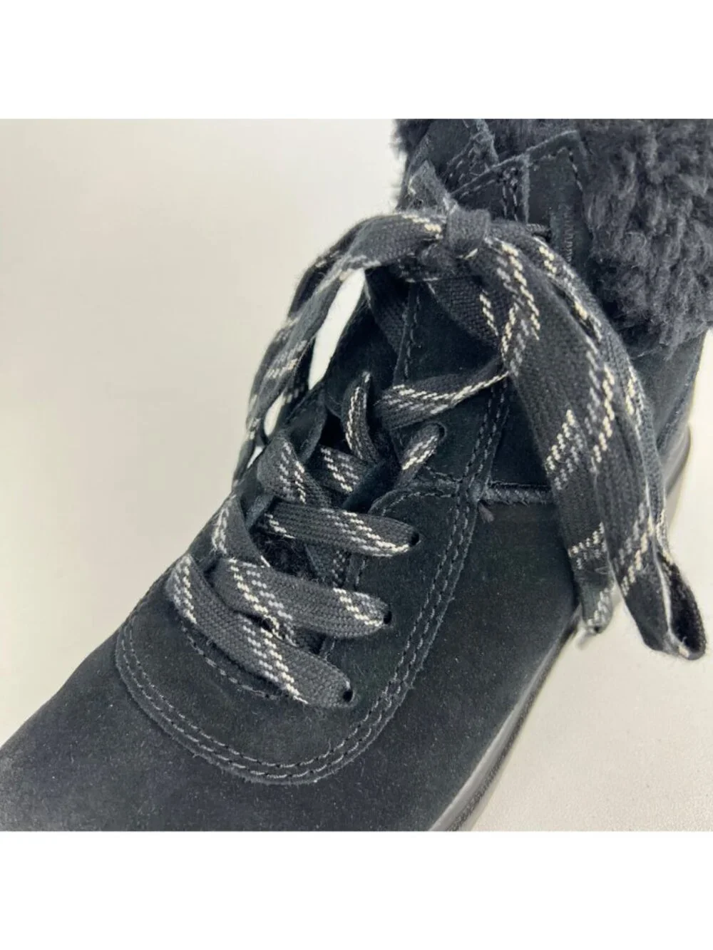 Ugg Womens Harrison Cozy Lace Up Boot Black Waterproof Suede 1130440 size 7